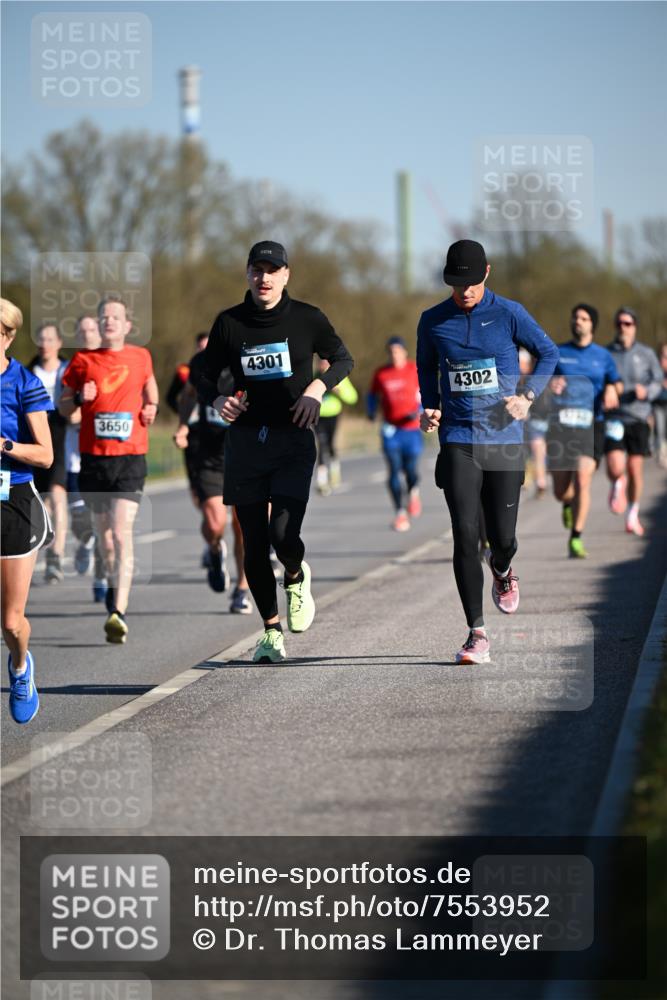 06.04.2025 - 44. Internationalen Wilhelmsburger Insellauf Dr. Thomas Lammeyer http://msf.ph/oto/7553952 06.04.2025 09:28:39 Laufen 3650, 4301, 4302 meine-sportfotos.de