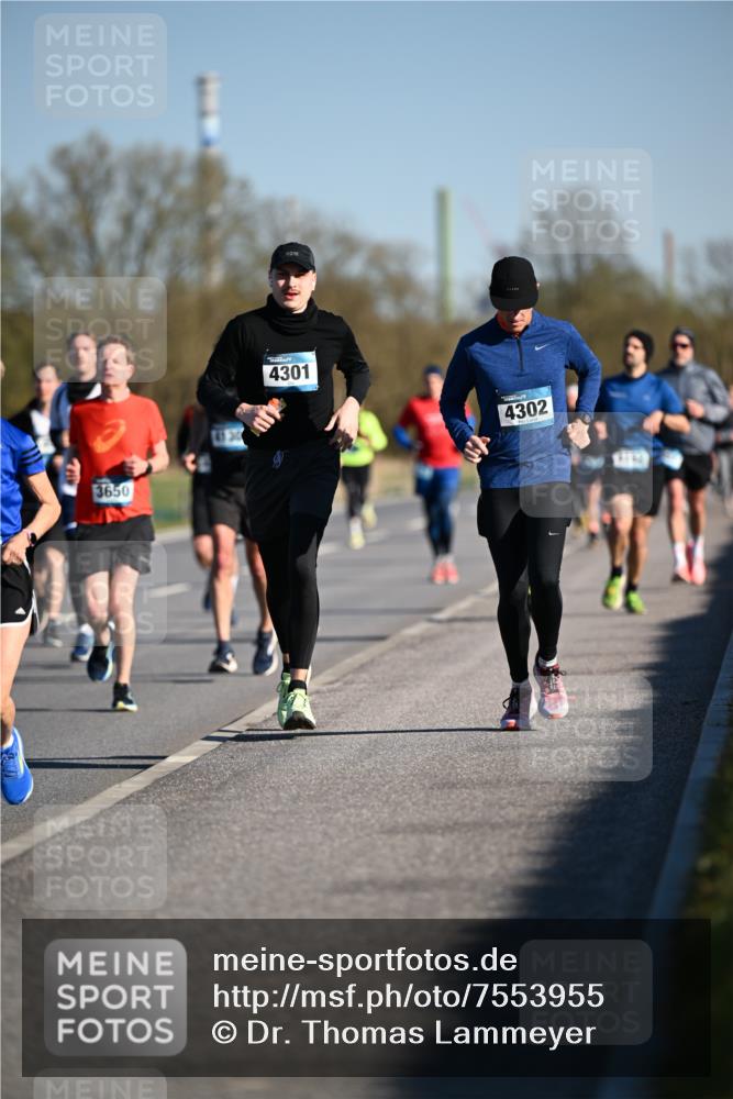 06.04.2025 - 44. Internationalen Wilhelmsburger Insellauf Dr. Thomas Lammeyer http://msf.ph/oto/7553955 06.04.2025 09:28:39 Laufen 3650, 4301, 4302 meine-sportfotos.de