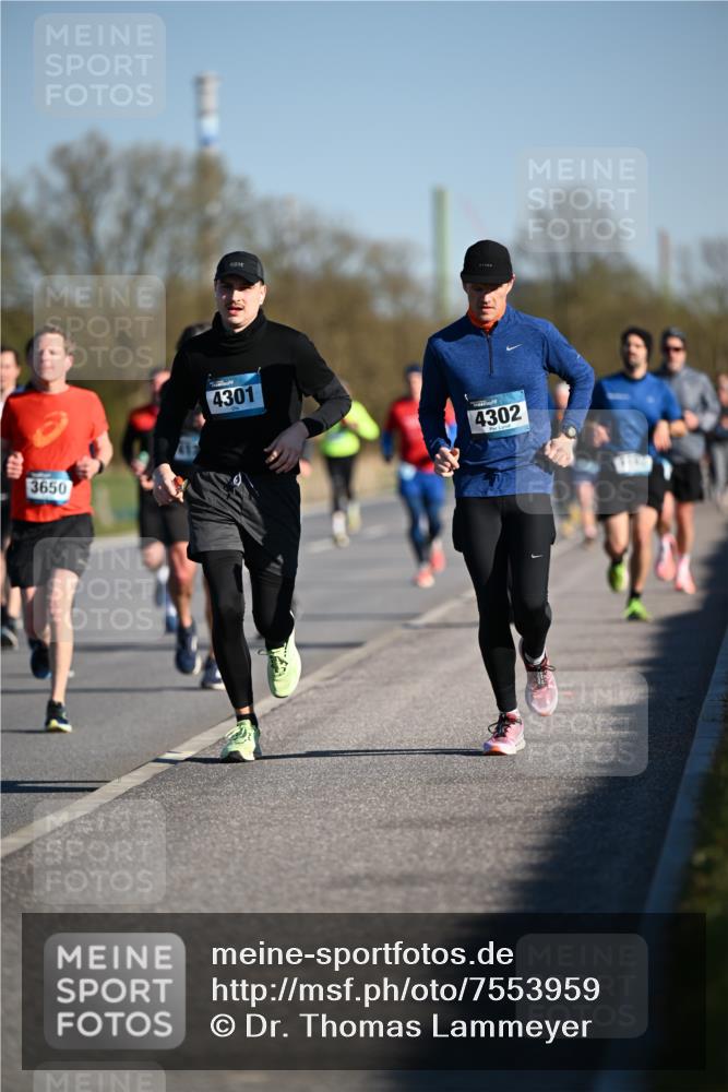 06.04.2025 - 44. Internationalen Wilhelmsburger Insellauf Dr. Thomas Lammeyer http://msf.ph/oto/7553959 06.04.2025 09:28:40 Laufen 3650, 4301, 4302 meine-sportfotos.de