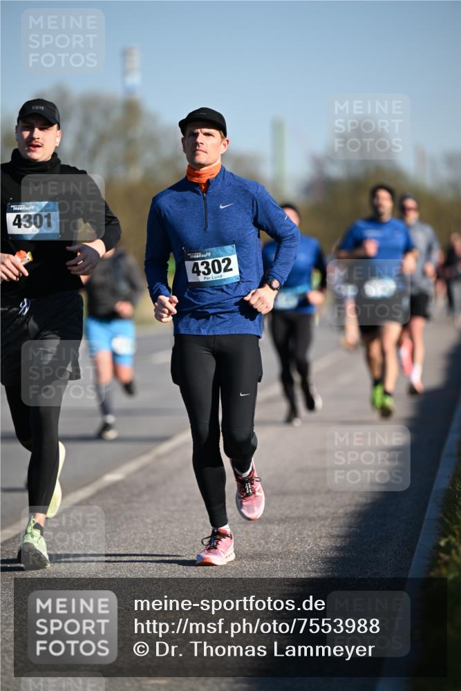 06.04.2025 - 44. Internationalen Wilhelmsburger Insellauf Dr. Thomas Lammeyer http://msf.ph/oto/7553988 06.04.2025 09:28:42 Laufen 4301, 4302 meine-sportfotos.de