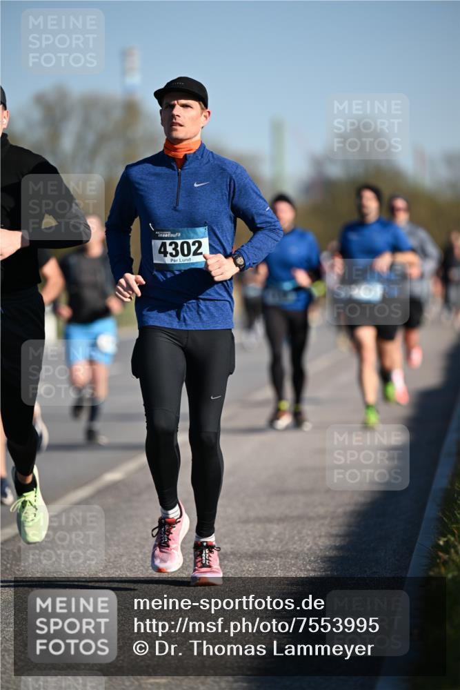 06.04.2025 - 44. Internationalen Wilhelmsburger Insellauf Dr. Thomas Lammeyer http://msf.ph/oto/7553995 06.04.2025 09:28:42 Laufen 4302 meine-sportfotos.de