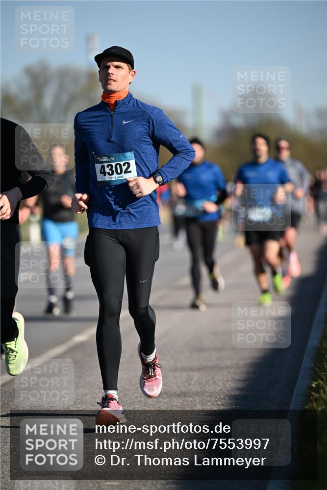 06.04.2025 - 44. Internationalen Wilhelmsburger Insellauf Dr. Thomas Lammeyer http://msf.ph/oto/7553997 06.04.2025 09:28:42 Laufen 4302 meine-sportfotos.de