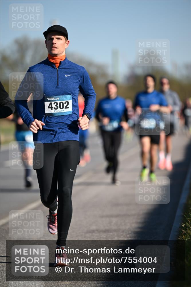 06.04.2025 - 44. Internationalen Wilhelmsburger Insellauf Dr. Thomas Lammeyer http://msf.ph/oto/7554004 06.04.2025 09:28:42 Laufen 4302 meine-sportfotos.de