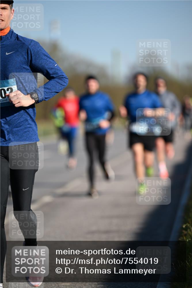 06.04.2025 - 44. Internationalen Wilhelmsburger Insellauf Dr. Thomas Lammeyer http://msf.ph/oto/7554019 06.04.2025 09:28:43 Laufen 02 meine-sportfotos.de