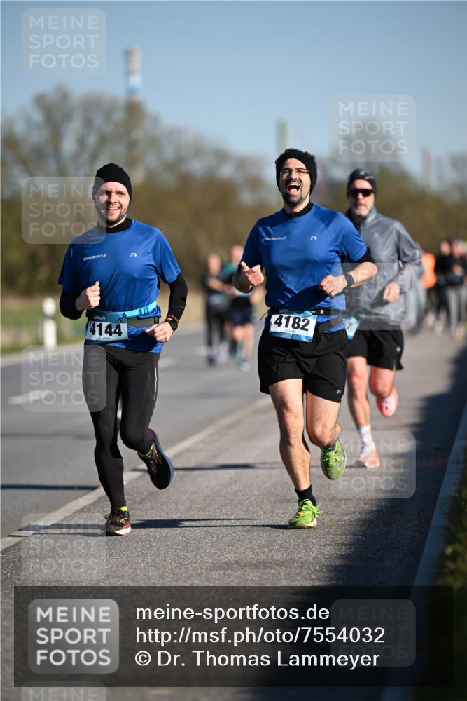 06.04.2025 - 44. Internationalen Wilhelmsburger Insellauf Dr. Thomas Lammeyer http://msf.ph/oto/7554032 06.04.2025 09:28:45 Laufen 4144, 4182 meine-sportfotos.de