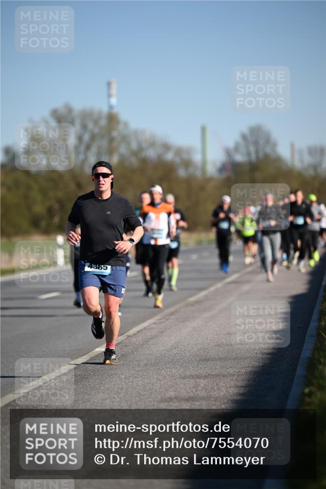 06.04.2025 - 44. Internationalen Wilhelmsburger Insellauf Dr. Thomas Lammeyer http://msf.ph/oto/7554070 06.04.2025 09:28:51 Laufen 4365 meine-sportfotos.de