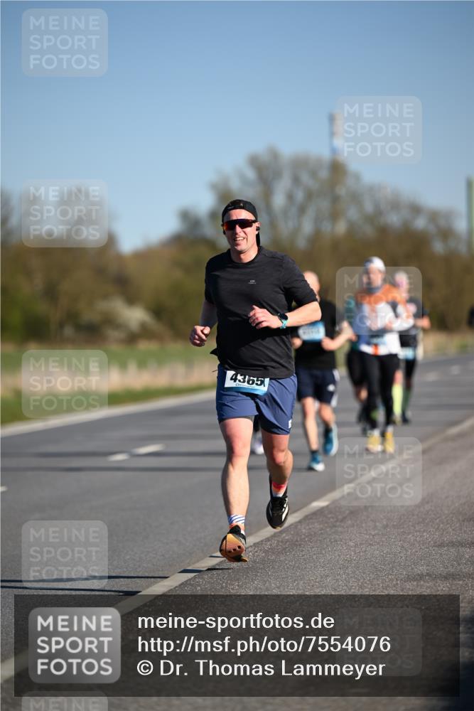 06.04.2025 - 44. Internationalen Wilhelmsburger Insellauf Dr. Thomas Lammeyer http://msf.ph/oto/7554076 06.04.2025 09:28:52 Laufen 4365 meine-sportfotos.de