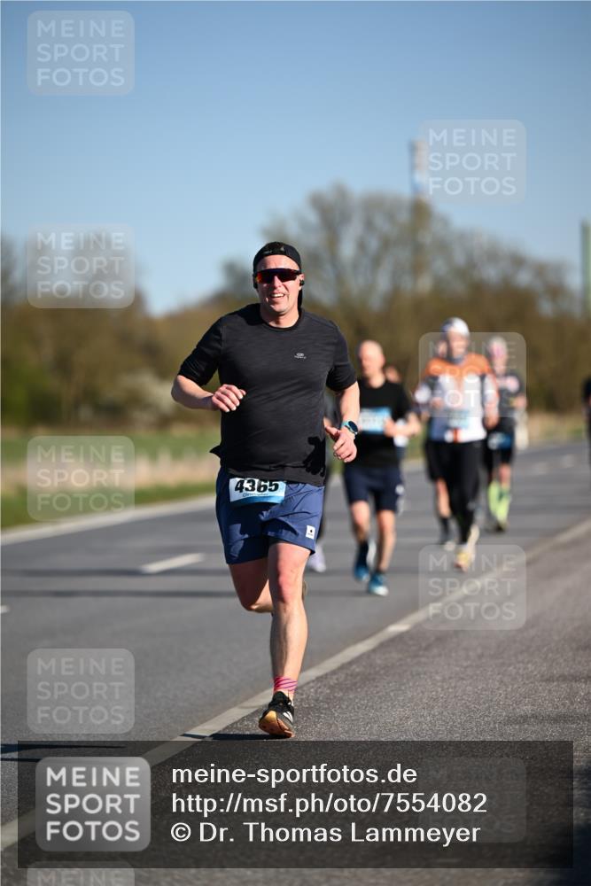 06.04.2025 - 44. Internationalen Wilhelmsburger Insellauf Dr. Thomas Lammeyer http://msf.ph/oto/7554082 06.04.2025 09:28:53 Laufen 4365 meine-sportfotos.de