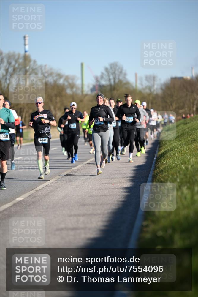 06.04.2025 - 44. Internationalen Wilhelmsburger Insellauf Dr. Thomas Lammeyer http://msf.ph/oto/7554096 06.04.2025 09:28:56 Laufen 3281, 4441, 4344, 5087 meine-sportfotos.de