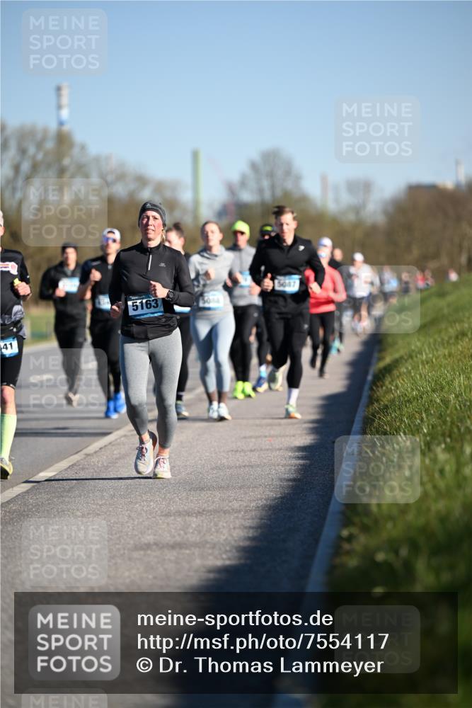 06.04.2025 - 44. Internationalen Wilhelmsburger Insellauf Dr. Thomas Lammeyer http://msf.ph/oto/7554117 06.04.2025 09:28:59 Laufen 41, 5163, 5084, 5087 meine-sportfotos.de