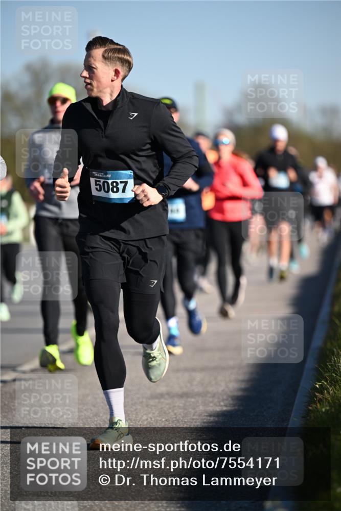 06.04.2025 - 44. Internationalen Wilhelmsburger Insellauf Dr. Thomas Lammeyer http://msf.ph/oto/7554171 06.04.2025 09:29:05 Laufen 5087, 7 meine-sportfotos.de