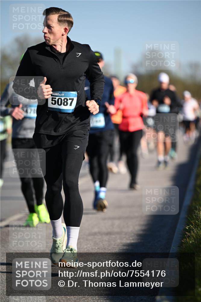 06.04.2025 - 44. Internationalen Wilhelmsburger Insellauf Dr. Thomas Lammeyer http://msf.ph/oto/7554176 06.04.2025 09:29:05 Laufen 478, 5087 meine-sportfotos.de