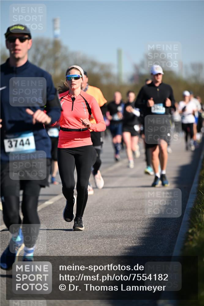 06.04.2025 - 44. Internationalen Wilhelmsburger Insellauf Dr. Thomas Lammeyer http://msf.ph/oto/7554182 06.04.2025 09:29:08 Laufen 3744 meine-sportfotos.de