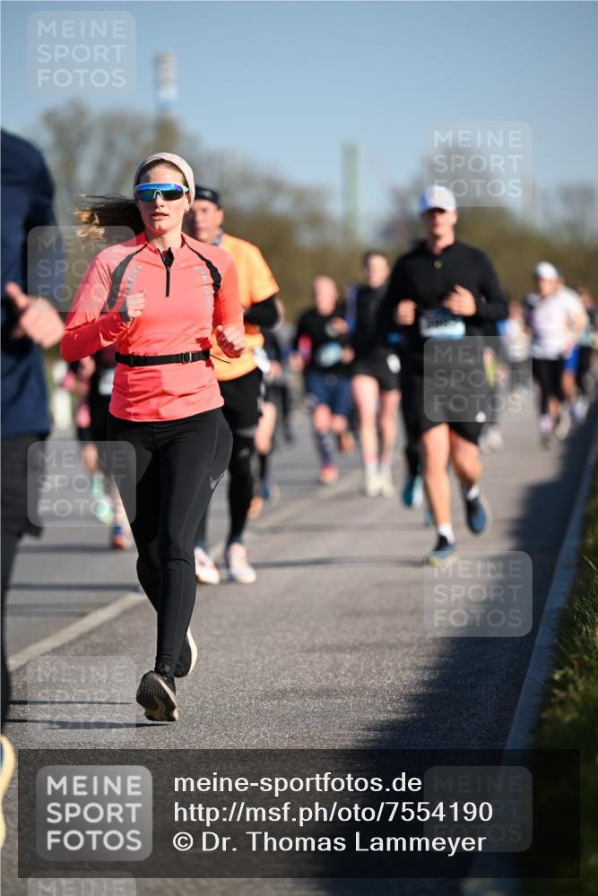 06.04.2025 - 44. Internationalen Wilhelmsburger Insellauf Dr. Thomas Lammeyer http://msf.ph/oto/7554190 06.04.2025 09:29:08 Laufen  meine-sportfotos.de