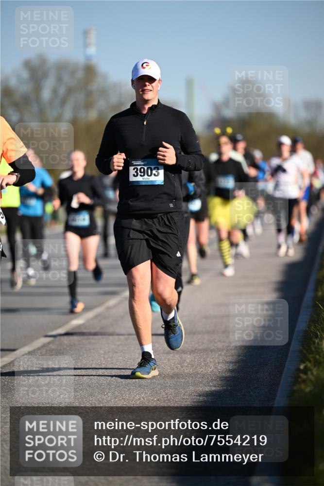 06.04.2025 - 44. Internationalen Wilhelmsburger Insellauf Dr. Thomas Lammeyer http://msf.ph/oto/7554219 06.04.2025 09:29:11 Laufen 3903 meine-sportfotos.de