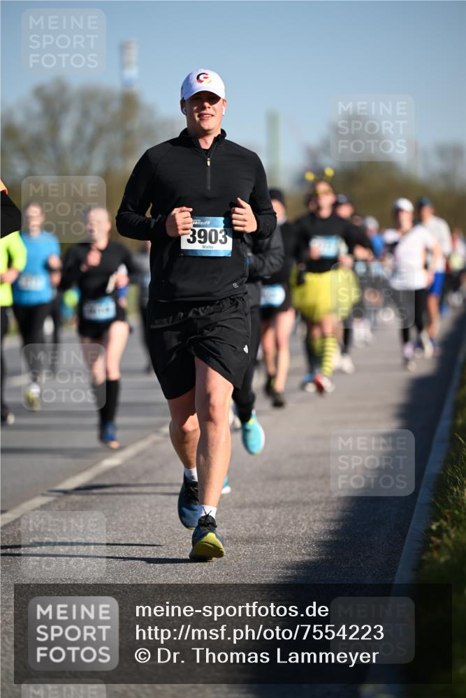 06.04.2025 - 44. Internationalen Wilhelmsburger Insellauf Dr. Thomas Lammeyer http://msf.ph/oto/7554223 06.04.2025 09:29:11 Laufen 3903 meine-sportfotos.de