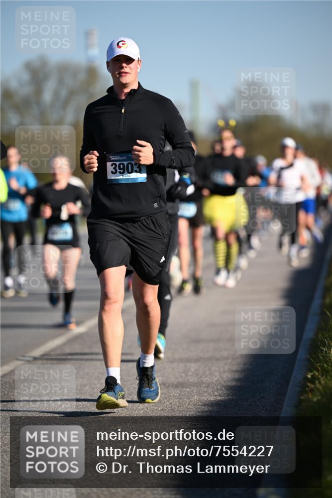 06.04.2025 - 44. Internationalen Wilhelmsburger Insellauf Dr. Thomas Lammeyer http://msf.ph/oto/7554227 06.04.2025 09:29:11 Laufen 3903 meine-sportfotos.de