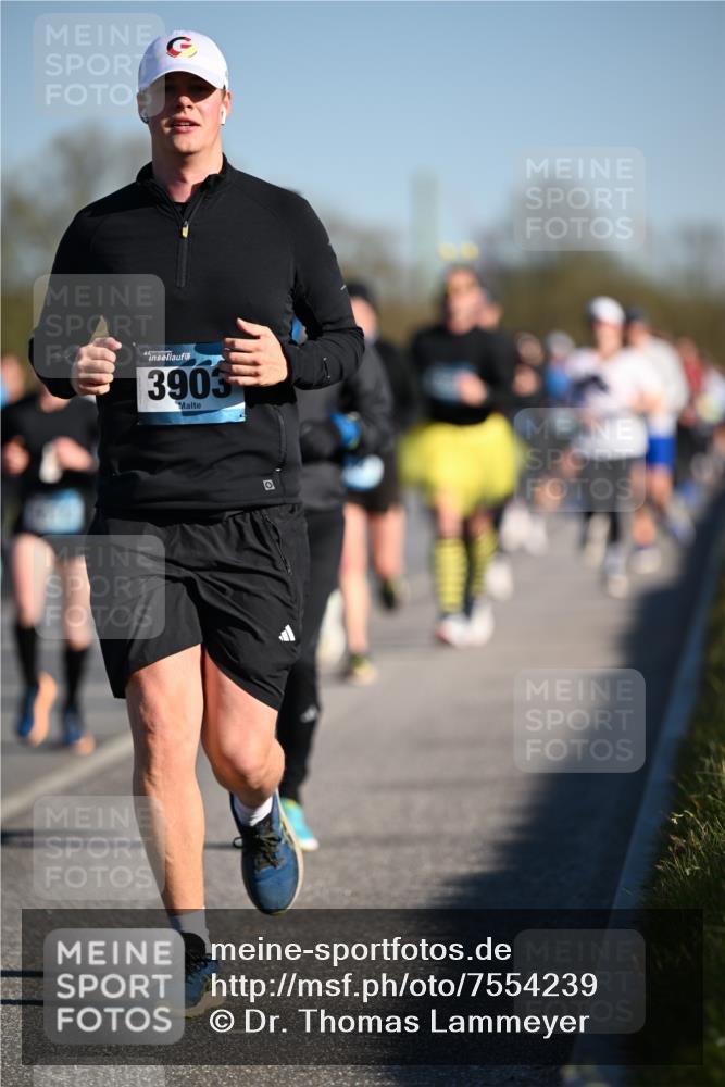 06.04.2025 - 44. Internationalen Wilhelmsburger Insellauf Dr. Thomas Lammeyer http://msf.ph/oto/7554239 06.04.2025 09:29:12 Laufen 3903 meine-sportfotos.de