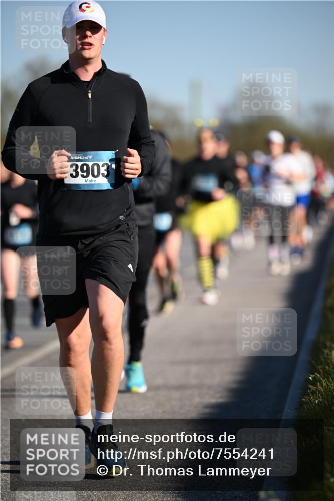 06.04.2025 - 44. Internationalen Wilhelmsburger Insellauf Dr. Thomas Lammeyer http://msf.ph/oto/7554241 06.04.2025 09:29:12 Laufen 3903 meine-sportfotos.de