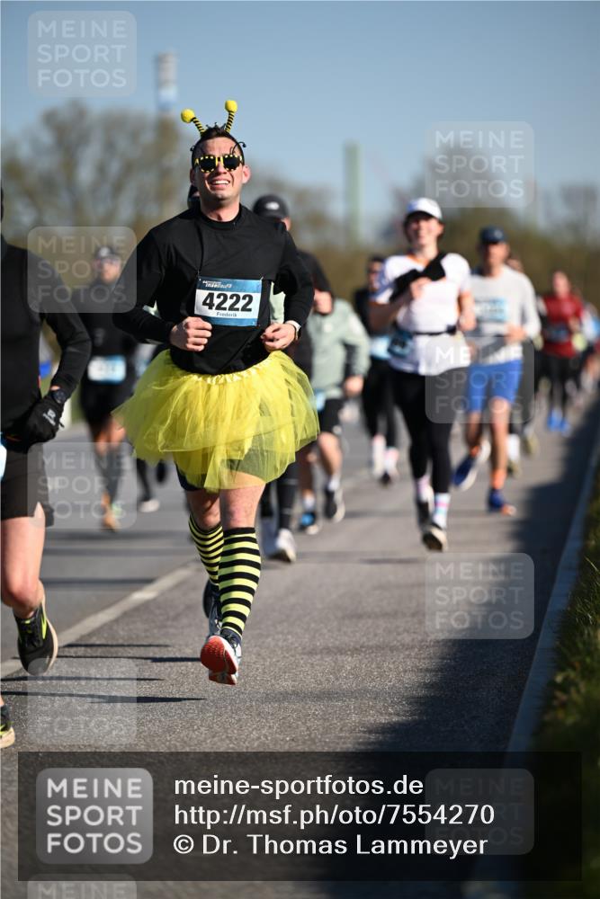 06.04.2025 - 44. Internationalen Wilhelmsburger Insellauf Dr. Thomas Lammeyer http://msf.ph/oto/7554270 06.04.2025 09:29:16 Laufen 4222 meine-sportfotos.de