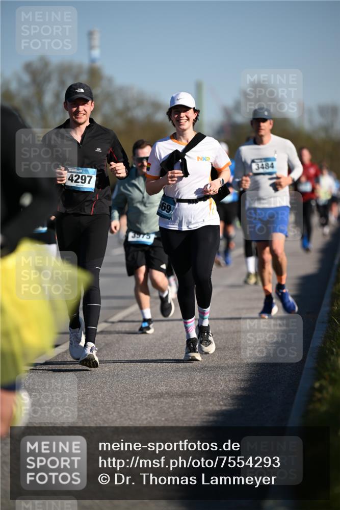 06.04.2025 - 44. Internationalen Wilhelmsburger Insellauf Dr. Thomas Lammeyer http://msf.ph/oto/7554293 06.04.2025 09:29:18 Laufen 4297, 3975, 169, 3484 meine-sportfotos.de