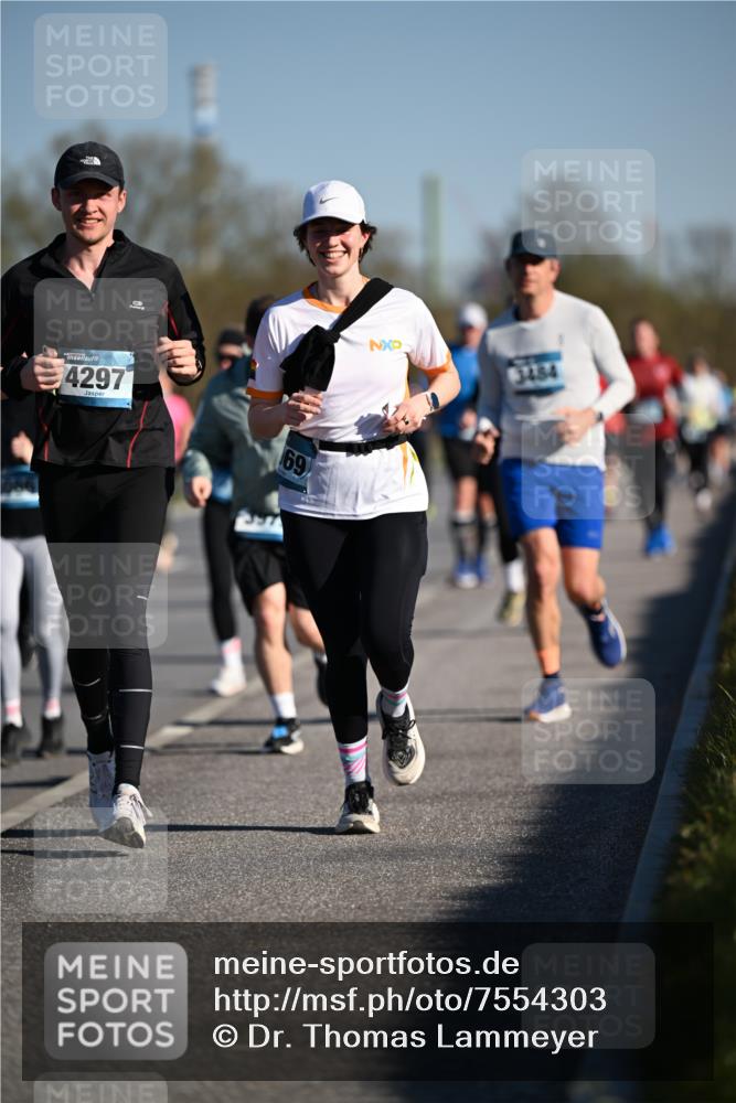 06.04.2025 - 44. Internationalen Wilhelmsburger Insellauf Dr. Thomas Lammeyer http://msf.ph/oto/7554303 06.04.2025 09:29:18 Laufen 4297, 69, 3484 meine-sportfotos.de