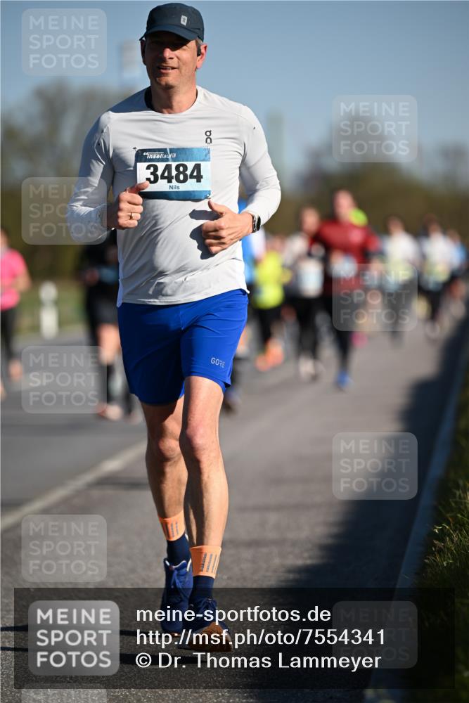06.04.2025 - 44. Internationalen Wilhelmsburger Insellauf Dr. Thomas Lammeyer http://msf.ph/oto/7554341 06.04.2025 09:29:22 Laufen 44, 3484 meine-sportfotos.de