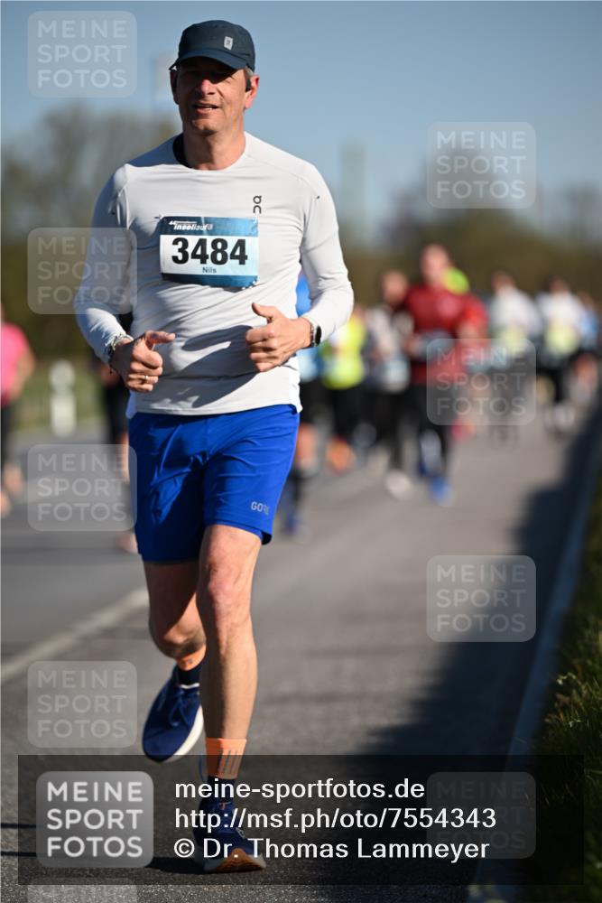 06.04.2025 - 44. Internationalen Wilhelmsburger Insellauf Dr. Thomas Lammeyer http://msf.ph/oto/7554343 06.04.2025 09:29:22 Laufen 3484 meine-sportfotos.de