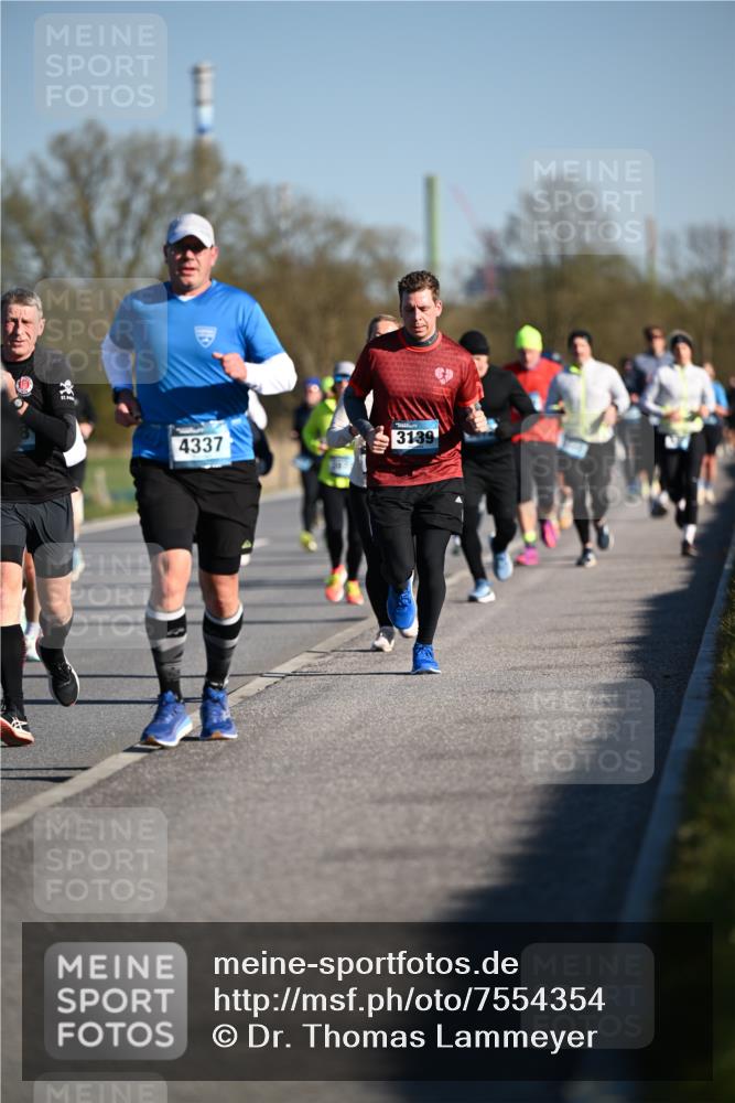 06.04.2025 - 44. Internationalen Wilhelmsburger Insellauf Dr. Thomas Lammeyer http://msf.ph/oto/7554354 06.04.2025 09:29:24 Laufen 4337, 3139 meine-sportfotos.de