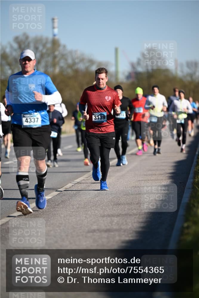 06.04.2025 - 44. Internationalen Wilhelmsburger Insellauf Dr. Thomas Lammeyer http://msf.ph/oto/7554365 06.04.2025 09:29:25 Laufen 4337, 3139 meine-sportfotos.de