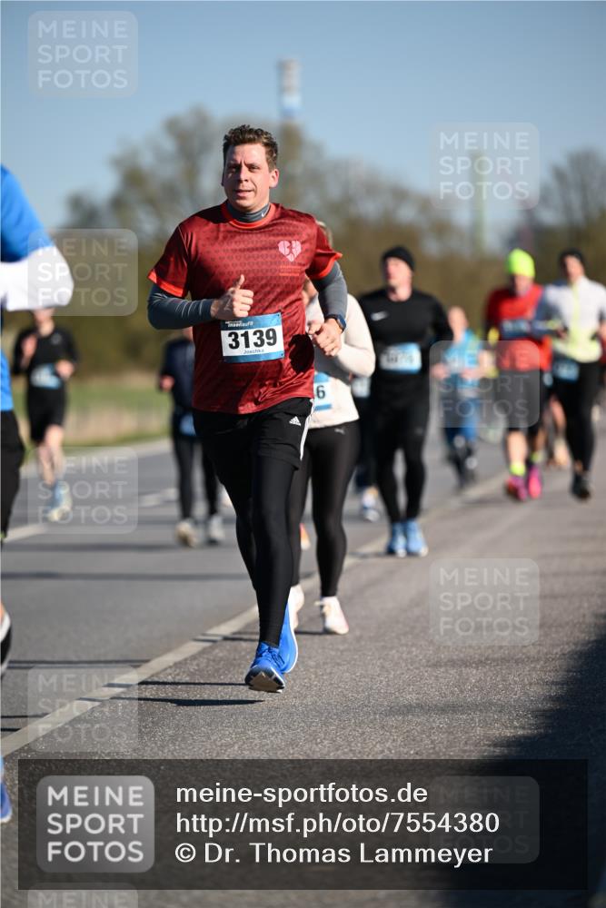 06.04.2025 - 44. Internationalen Wilhelmsburger Insellauf Dr. Thomas Lammeyer http://msf.ph/oto/7554380 06.04.2025 09:29:27 Laufen 3139, 6 meine-sportfotos.de