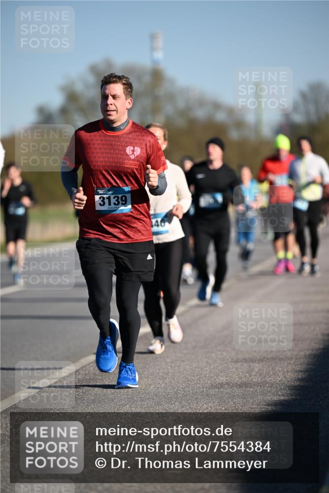 06.04.2025 - 44. Internationalen Wilhelmsburger Insellauf Dr. Thomas Lammeyer http://msf.ph/oto/7554384 06.04.2025 09:29:27 Laufen 3139, 46 meine-sportfotos.de