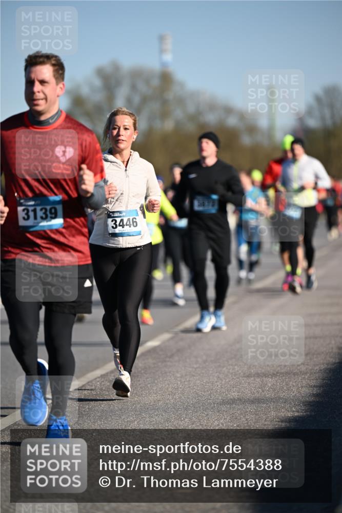 06.04.2025 - 44. Internationalen Wilhelmsburger Insellauf Dr. Thomas Lammeyer http://msf.ph/oto/7554388 06.04.2025 09:29:28 Laufen 3139, 3446 meine-sportfotos.de