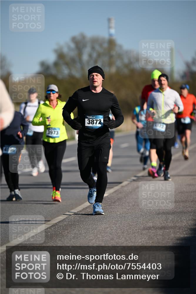 06.04.2025 - 44. Internationalen Wilhelmsburger Insellauf Dr. Thomas Lammeyer http://msf.ph/oto/7554403 06.04.2025 09:29:30 Laufen 3973, 3872, 1972 meine-sportfotos.de