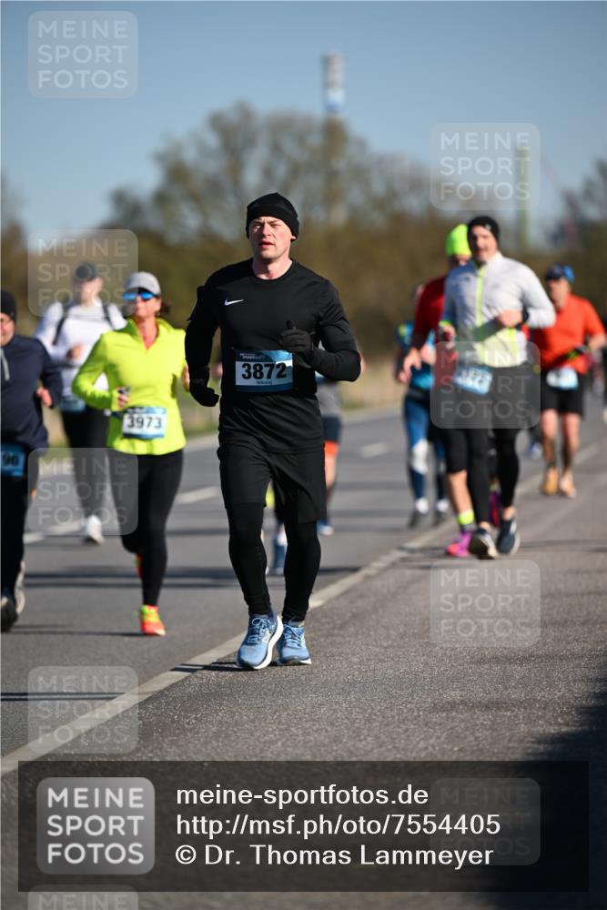 06.04.2025 - 44. Internationalen Wilhelmsburger Insellauf Dr. Thomas Lammeyer http://msf.ph/oto/7554405 06.04.2025 09:29:30 Laufen 96, 3973, 3872 meine-sportfotos.de