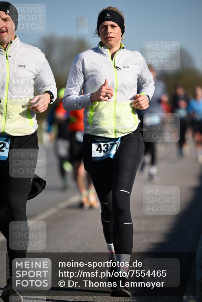 06.04.2025 - 44. Internationalen Wilhelmsburger Insellauf Dr. Thomas Lammeyer http://msf.ph/oto/7554465 06.04.2025 09:29:35 Laufen 20, 437 meine-sportfotos.de