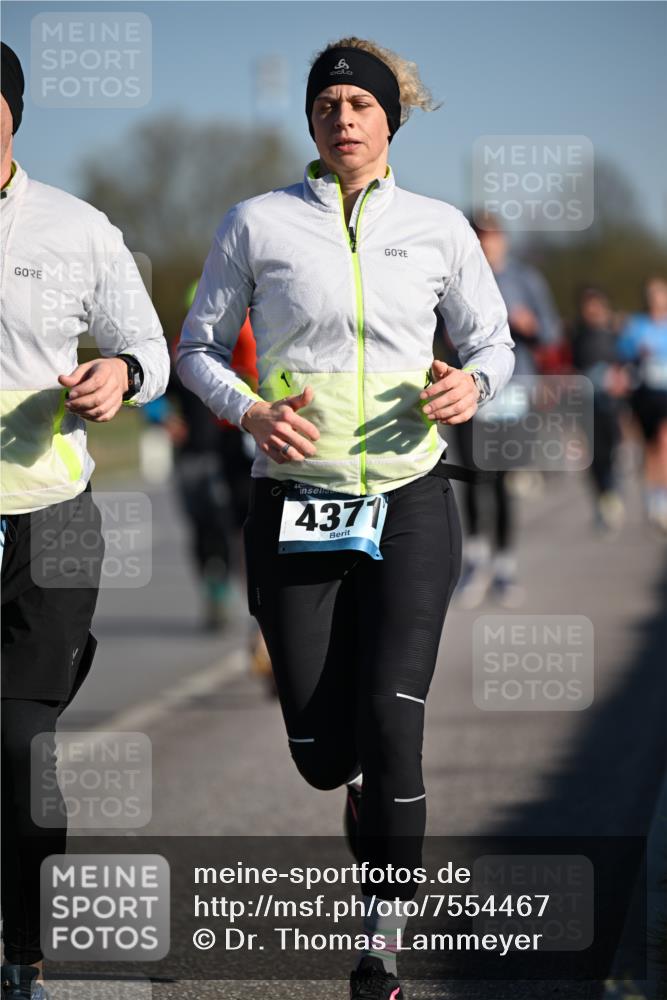 06.04.2025 - 44. Internationalen Wilhelmsburger Insellauf Dr. Thomas Lammeyer http://msf.ph/oto/7554467 06.04.2025 09:29:35 Laufen 4371 meine-sportfotos.de