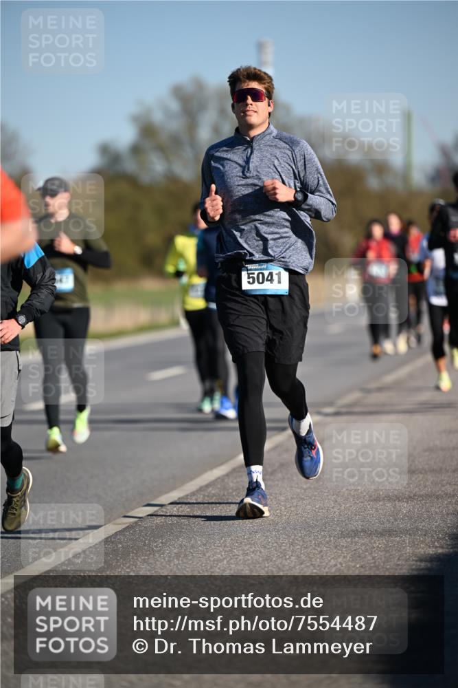 06.04.2025 - 44. Internationalen Wilhelmsburger Insellauf Dr. Thomas Lammeyer http://msf.ph/oto/7554487 06.04.2025 09:29:38 Laufen 5041 meine-sportfotos.de