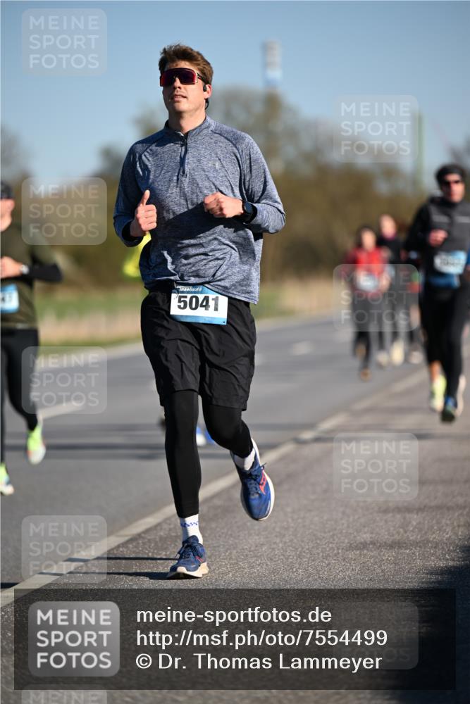 06.04.2025 - 44. Internationalen Wilhelmsburger Insellauf Dr. Thomas Lammeyer http://msf.ph/oto/7554499 06.04.2025 09:29:39 Laufen 5041 meine-sportfotos.de