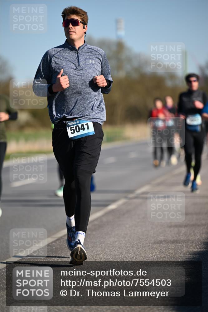 06.04.2025 - 44. Internationalen Wilhelmsburger Insellauf Dr. Thomas Lammeyer http://msf.ph/oto/7554503 06.04.2025 09:29:40 Laufen 5041 meine-sportfotos.de