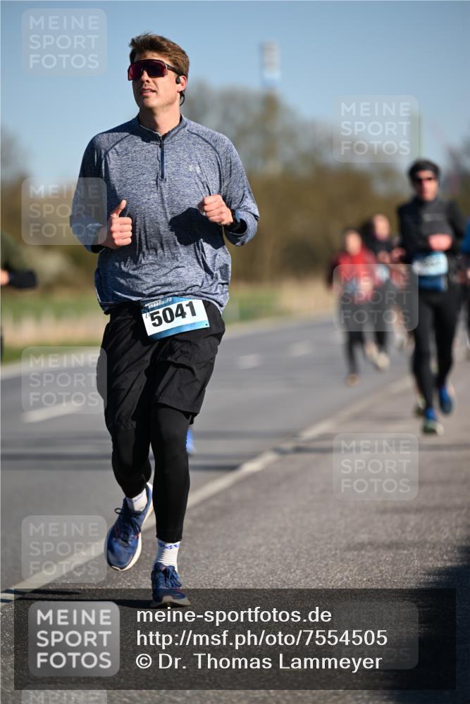 06.04.2025 - 44. Internationalen Wilhelmsburger Insellauf Dr. Thomas Lammeyer http://msf.ph/oto/7554505 06.04.2025 09:29:40 Laufen 5041 meine-sportfotos.de