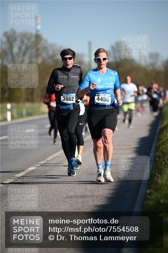 06.04.2025 - 44. Internationalen Wilhelmsburger Insellauf Dr. Thomas Lammeyer http://msf.ph/oto/7554508 06.04.2025 09:29:41 Laufen 3982, 4450 meine-sportfotos.de