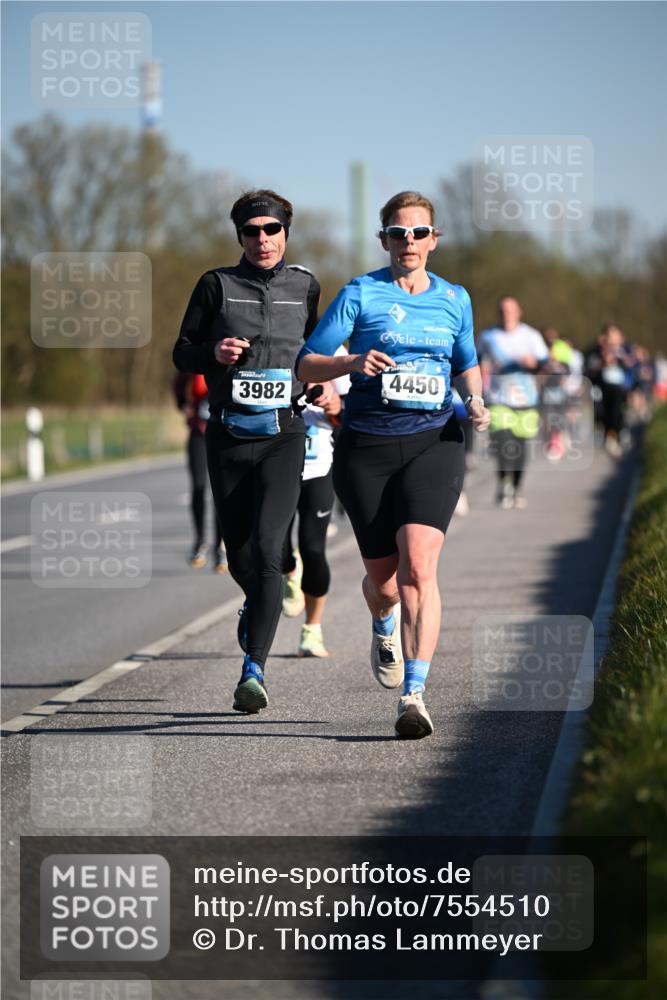 06.04.2025 - 44. Internationalen Wilhelmsburger Insellauf Dr. Thomas Lammeyer http://msf.ph/oto/7554510 06.04.2025 09:29:42 Laufen 3982, 4450 meine-sportfotos.de