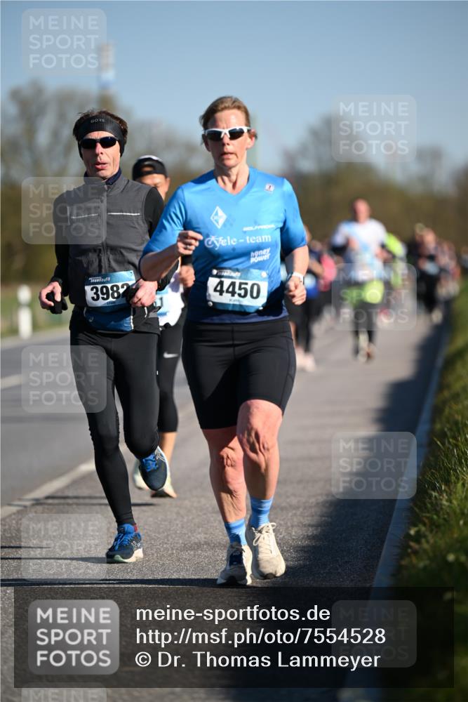 06.04.2025 - 44. Internationalen Wilhelmsburger Insellauf Dr. Thomas Lammeyer http://msf.ph/oto/7554528 06.04.2025 09:29:43 Laufen 3982, 4450 meine-sportfotos.de