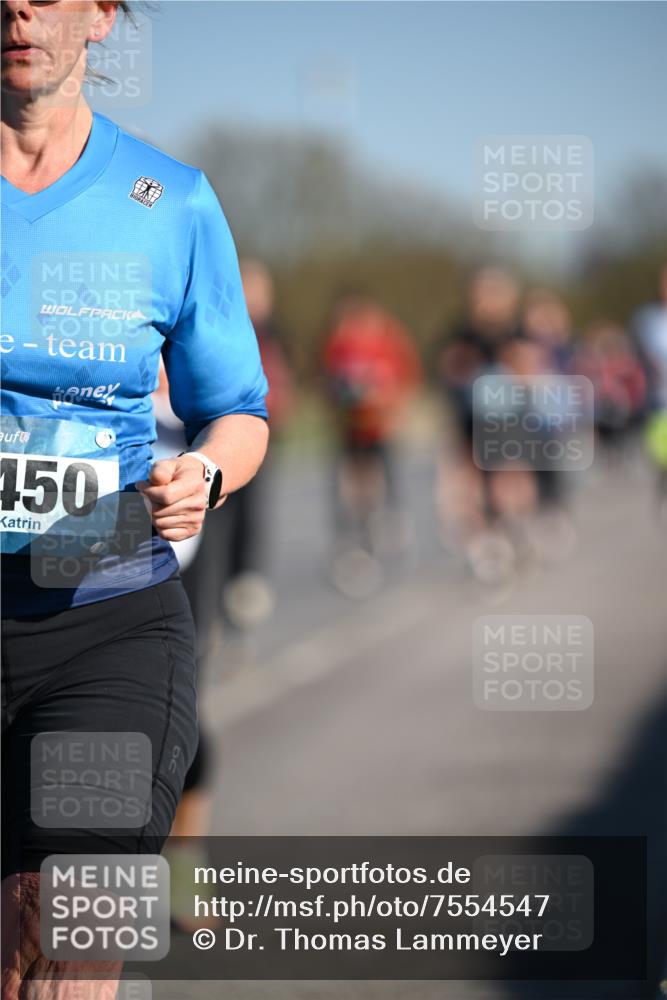 06.04.2025 - 44. Internationalen Wilhelmsburger Insellauf Dr. Thomas Lammeyer http://msf.ph/oto/7554547 06.04.2025 09:29:45 Laufen 450 meine-sportfotos.de