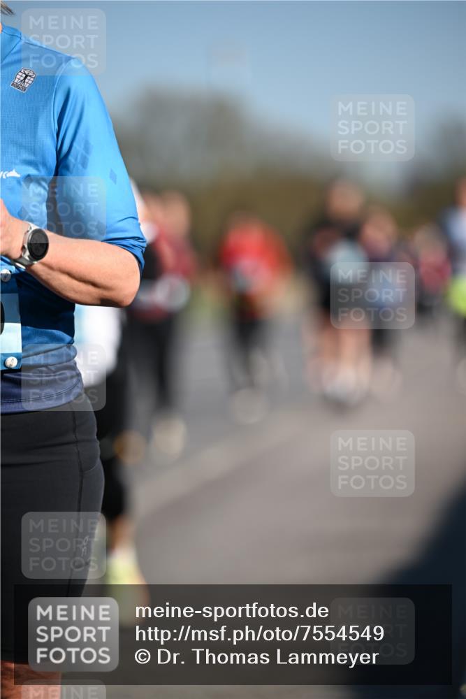 06.04.2025 - 44. Internationalen Wilhelmsburger Insellauf Dr. Thomas Lammeyer http://msf.ph/oto/7554549 06.04.2025 09:29:45 Laufen  meine-sportfotos.de