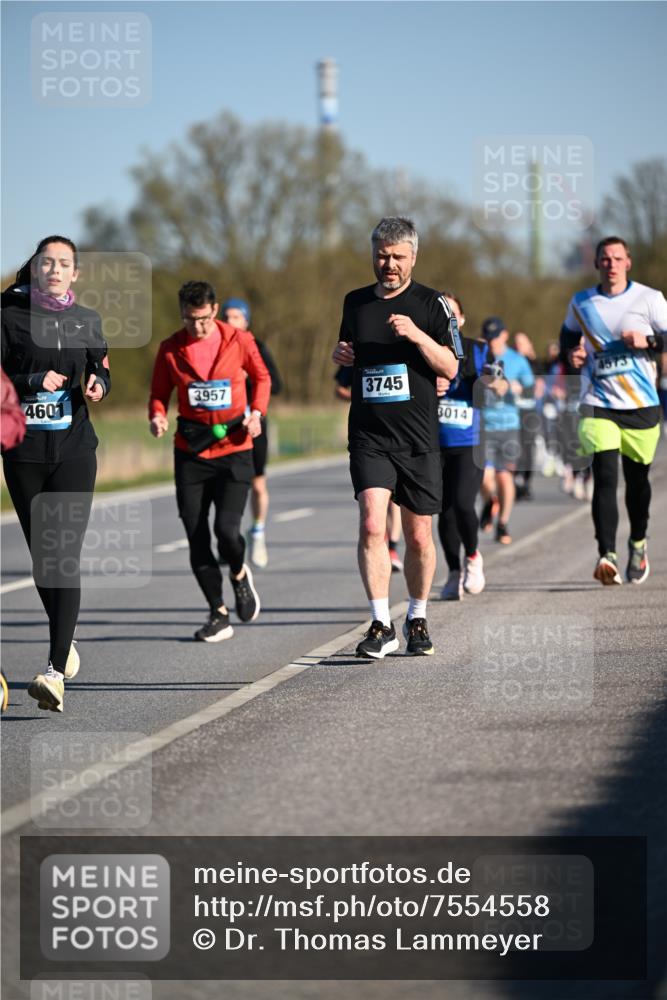 06.04.2025 - 44. Internationalen Wilhelmsburger Insellauf Dr. Thomas Lammeyer http://msf.ph/oto/7554558 06.04.2025 09:29:47 Laufen 3745, 3957, 4601, 3014, 4573 meine-sportfotos.de