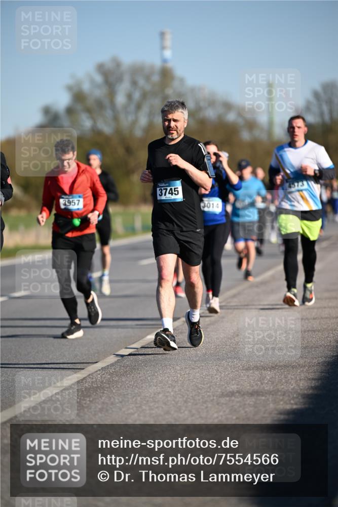 06.04.2025 - 44. Internationalen Wilhelmsburger Insellauf Dr. Thomas Lammeyer http://msf.ph/oto/7554566 06.04.2025 09:29:48 Laufen 2957, 3745, 3014 meine-sportfotos.de