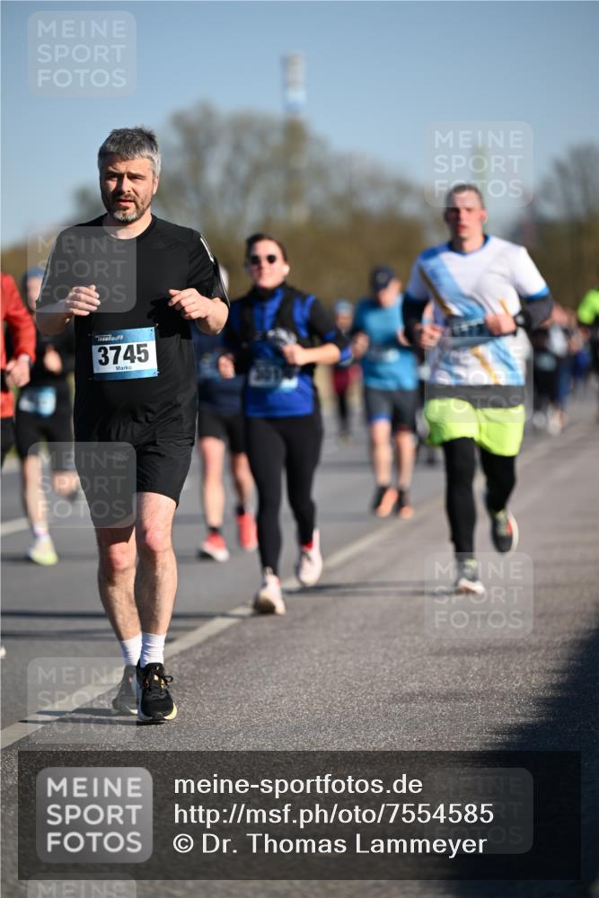 06.04.2025 - 44. Internationalen Wilhelmsburger Insellauf Dr. Thomas Lammeyer http://msf.ph/oto/7554585 06.04.2025 09:29:50 Laufen 3745 meine-sportfotos.de
