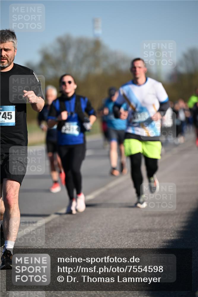 06.04.2025 - 44. Internationalen Wilhelmsburger Insellauf Dr. Thomas Lammeyer http://msf.ph/oto/7554598 06.04.2025 09:29:51 Laufen 45 meine-sportfotos.de